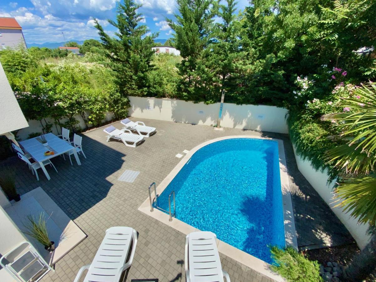 Private Pool And Mediterranean Garden Apt Mia Šilo Εξωτερικό φωτογραφία