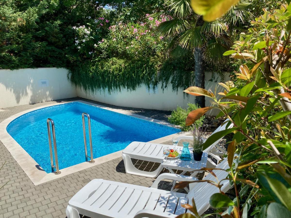 Private Pool And Mediterranean Garden Apt Mia Šilo Εξωτερικό φωτογραφία